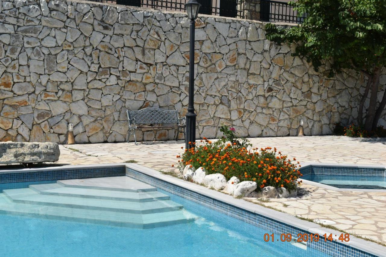 Estate Dafnopanagia Villa Magda Asprogerakata Exteriör bild