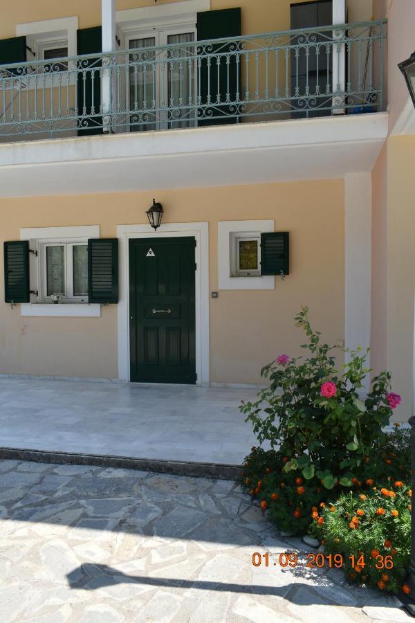 Estate Dafnopanagia Villa Magda Asprogerakata Exteriör bild